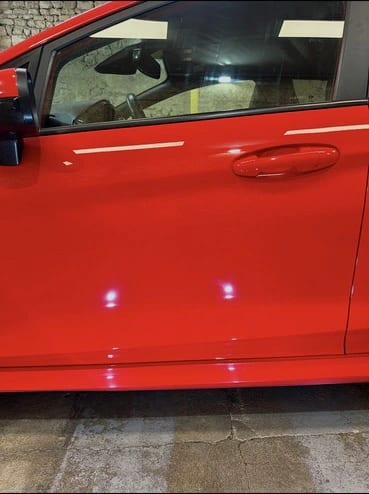 Éclairage atelier révélant les défauts, Ford Fiesta ST Line
